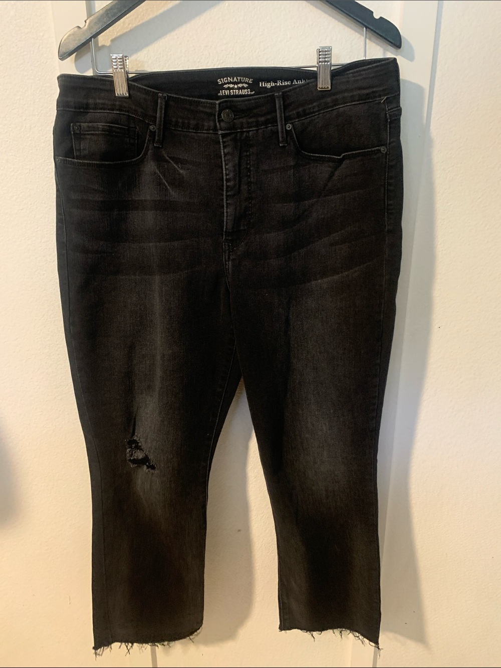 Signature by Levi Strauss Black High-Rise Ankle Slim Jeans